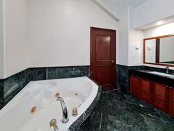 Fifth Avenue Condominium (D10), Condominium #580656871